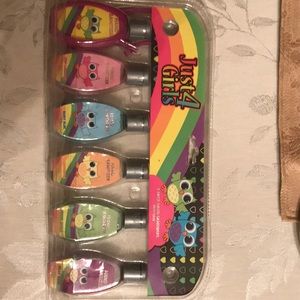 Just 4 Girls 5 pack hand sanitizers with case included